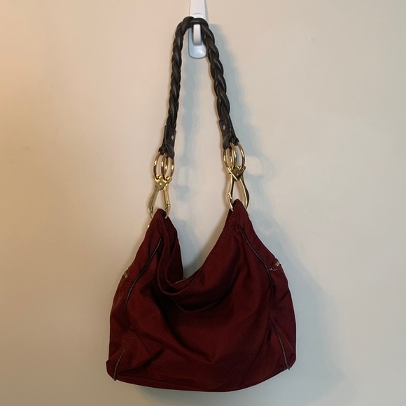 Elegant Red Hobo Bag with Gold Details - Picture 15 of 15